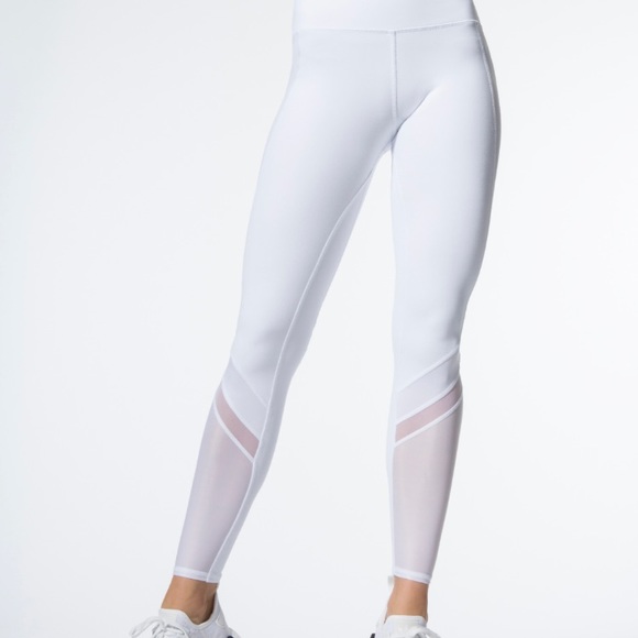 ALO Yoga Pants - ALO Elevate Legging ⭐️